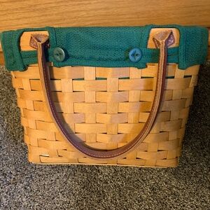 Longaberger Medium Boardwalk Basket with protector and Ivy Liner